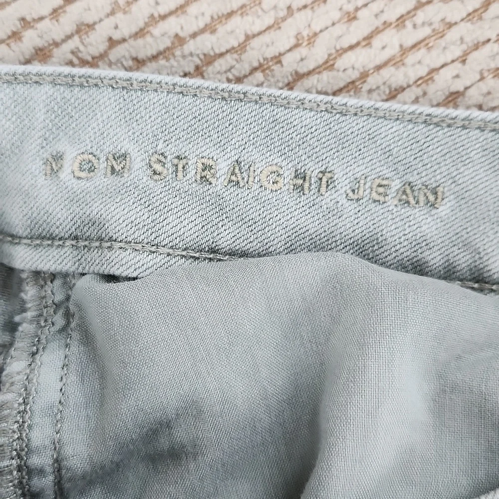 AEO Mom Straight Jeans, Size 6 Regular - Picture 8 of 8